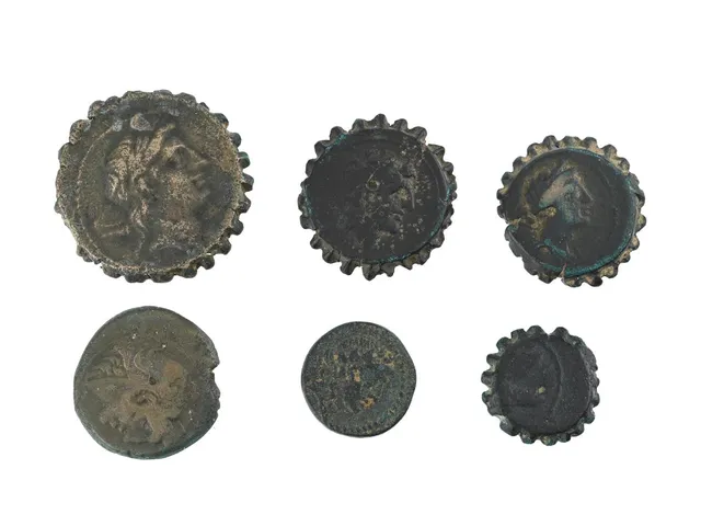 6 MYNT, koppar, Ae, Seleukidiska Riket, ca 161-144 f.Kr., kvalité ca 1? - 1, total vikt 41,9 g.