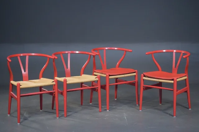 Hans J. Wegner, fire Y stole, rødlakerede stel (4)