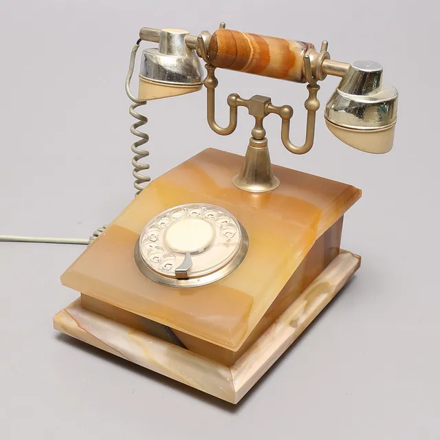 BORDSTELEFON, onyx, 1900-talets andra hälft.