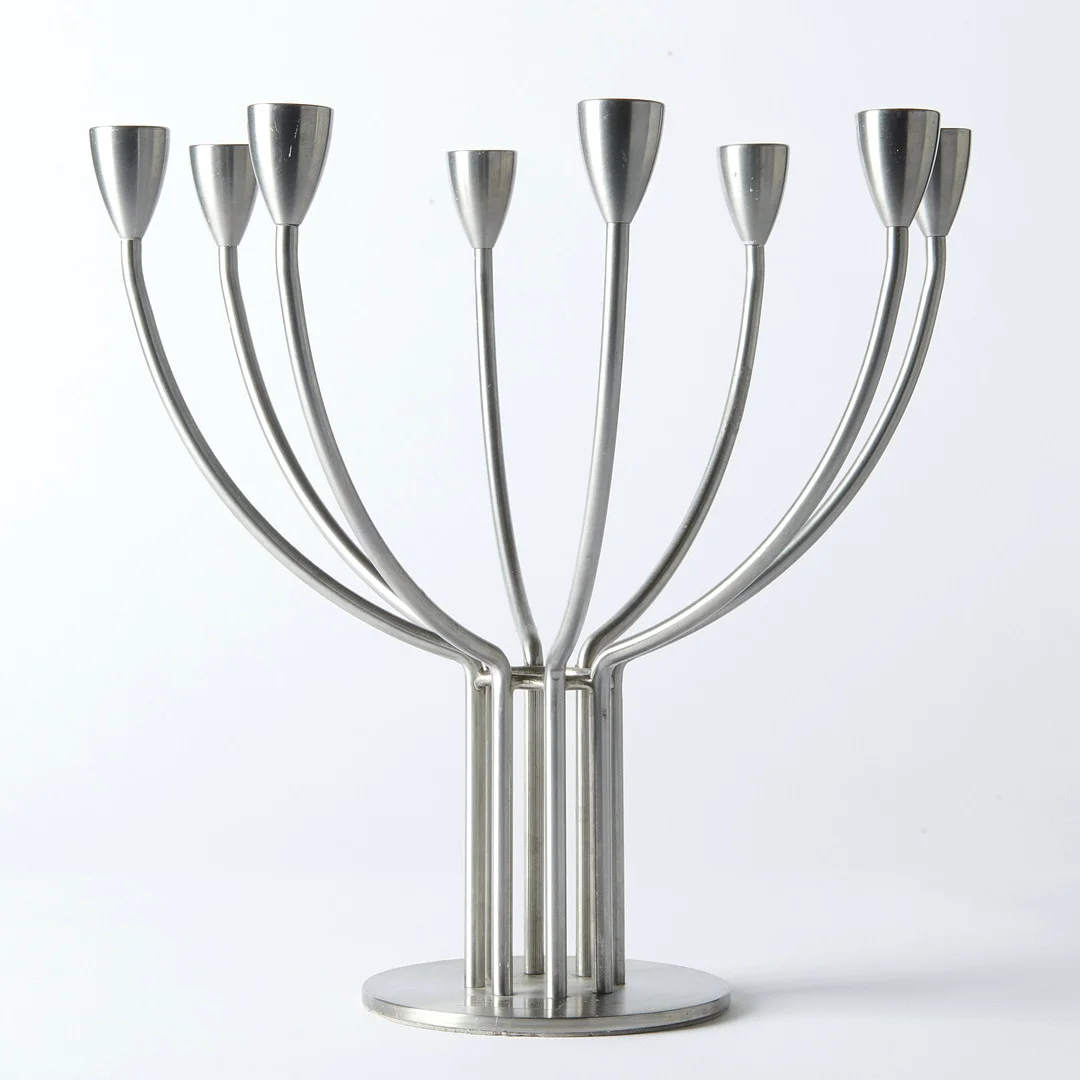 KNUT OCH MARIANNE HAGBERG. Kandelaber, rostfritt stål, ur kollektonen "IKEA Stockholm". — Candlesticks — Växjö Auktionskammare