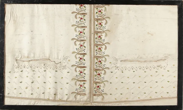 BRODERI, på siden, möjligen del av en väst, 1700-/1800-tal.