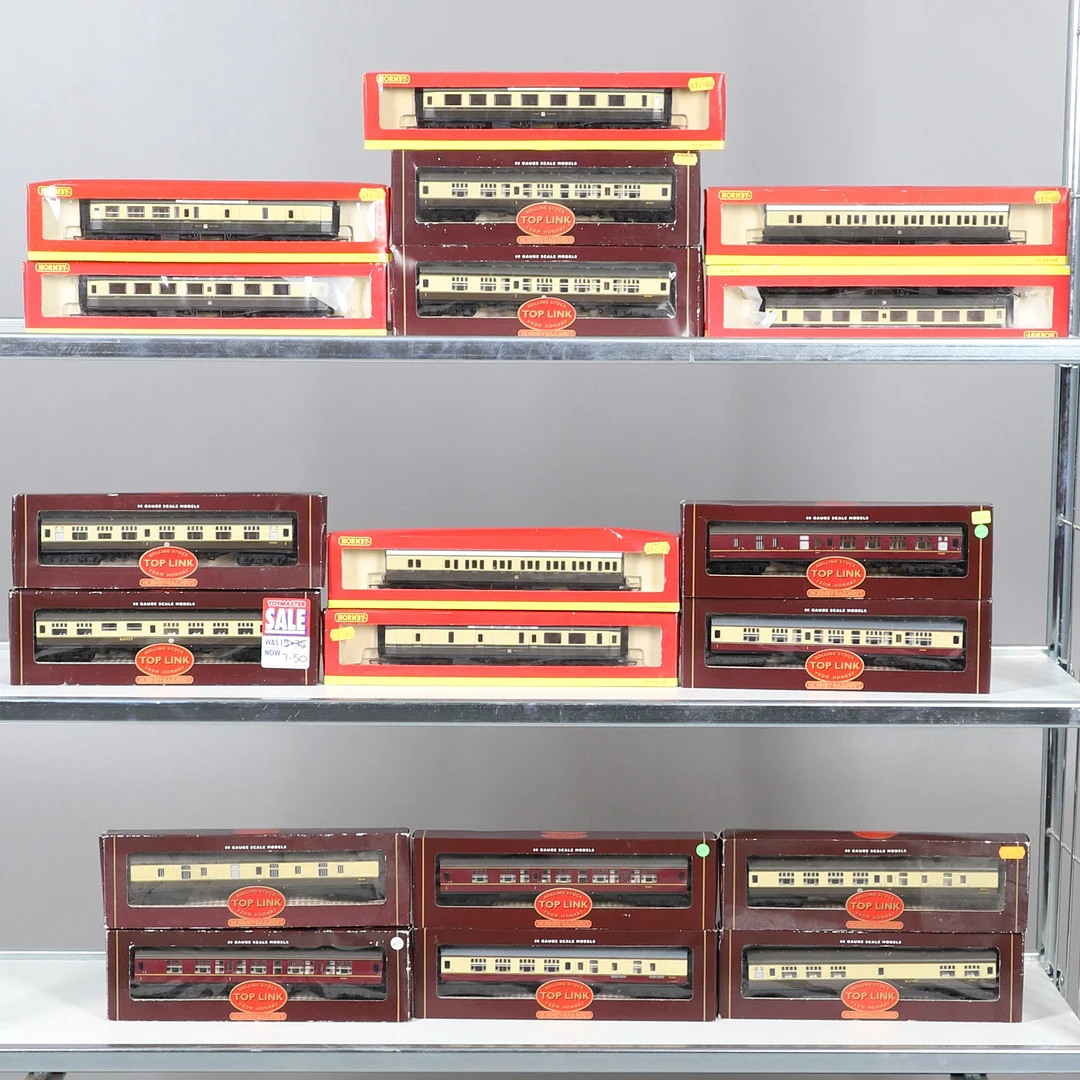 HORNBY BOXED COACHES. — Model railways — Lawrences Auctioneers