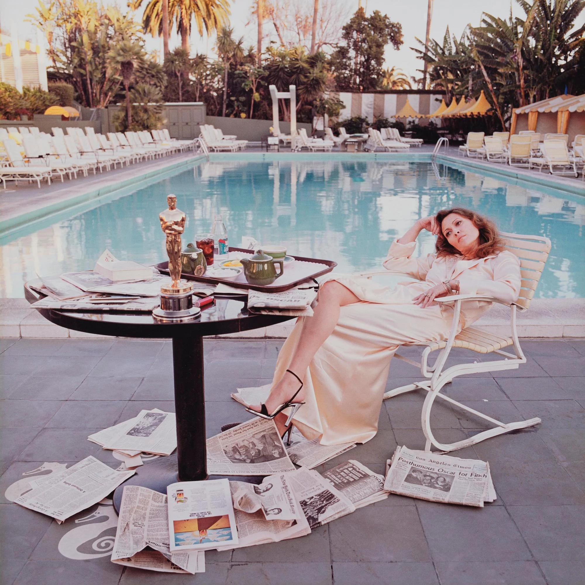 Terry O'Neill, "Faye Dunaway, Hollywood, 1977". — Bukowskis