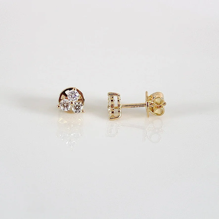 DIAMANTÖRHÄNGEN, ett par, 0,53ct, 18K. — Earrings — Halmstads Auktionskammare
