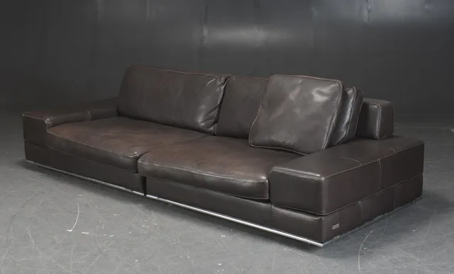 Incanto. 3 pers. sofa betrukket med bøffellæder Denne vare er sat til omsalg under nyt varenummer 5729905