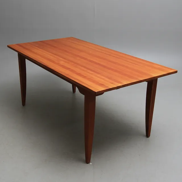 MATBORD, Naver Collection, Design Søren Nissen & Ebbe Gehl, Gramrode Möbelfabrik Danmark.