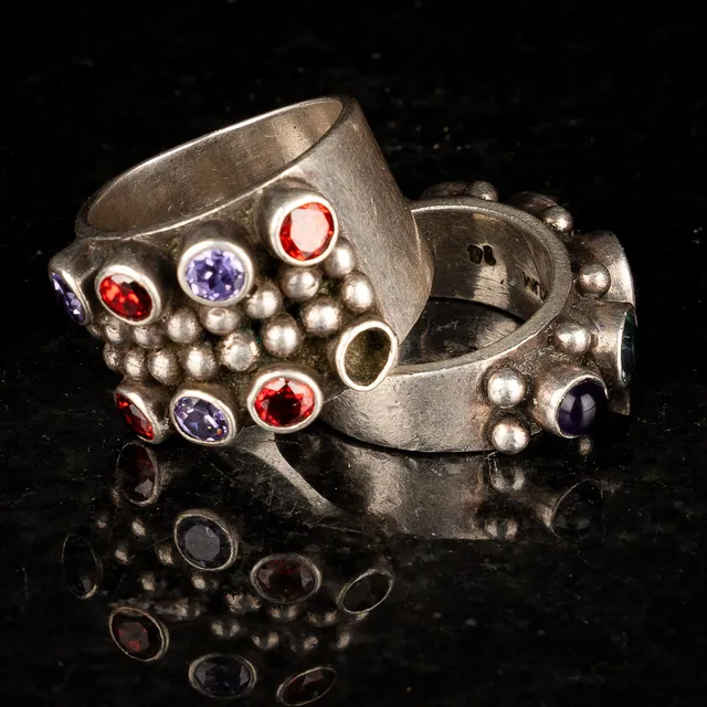 KUMKUM, silverringar, 2 del.