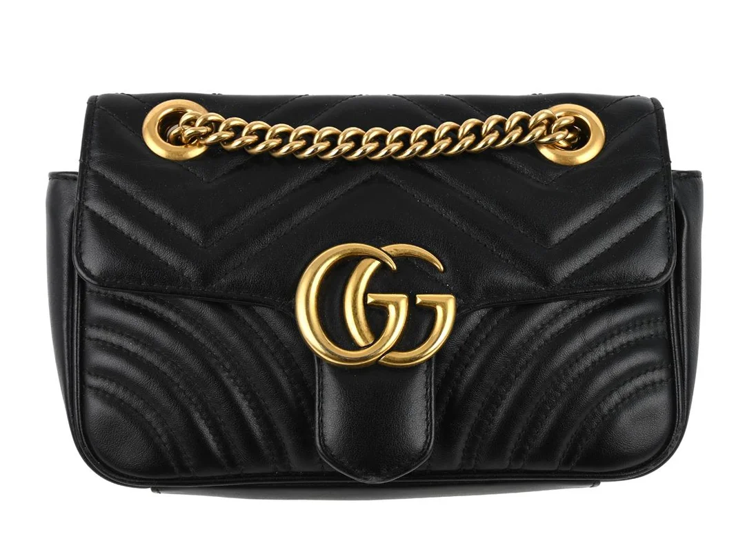 VÄSKA, GUCCI, GG Marmont Bag, svart läder, guldfärgade beslag, 21x11x5 cm, dustbag, kartong, bruksslitage. — Accessoarer/Väskor — Kaplans