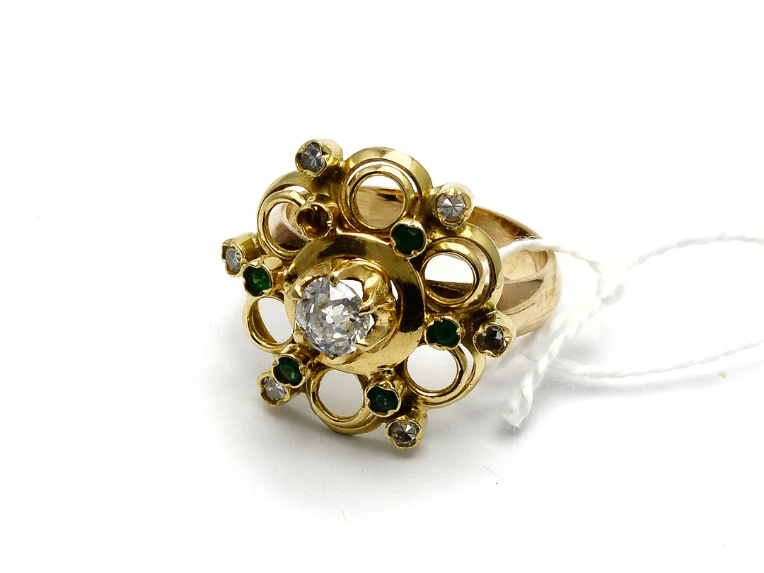 Ring 9K 6,2g Ø16¾ med stenar och diamanter 1 gammalslipad xca.0,48ct 6 åttkantslipade xca.0,02ct, en sten saknas — Smycken/Ring — Kaplans