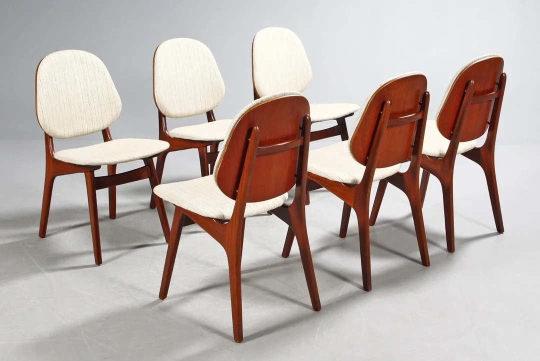 Danish furniture manufacturer. Six teak dining chairs (6) — Furniture/Chairs — Lauritz