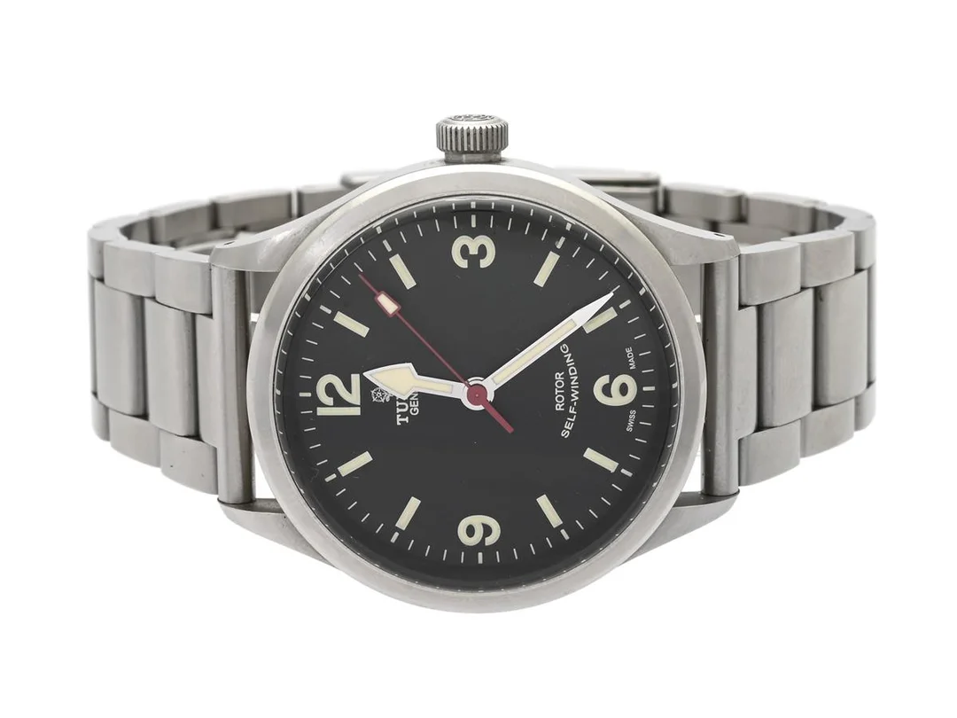 TUDOR, Geneve, Heritage Ranger, Cal ETA 2824-2, Serie nr. I317132, Ref nr. 79910, Boett nr. 8380, herrur, 41 mm, stål, automatisk, safirglas, originallänk, viklås, cert, oktober 2014, box, ytterkartong. — Klockor/Tudor — Kaplans
