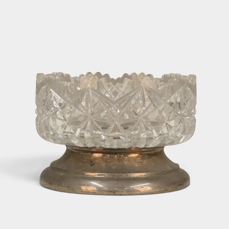 Frutero en cristal tallado y base de plata punzonada. J. Buxeda. — Silver — Barcelona Auctions