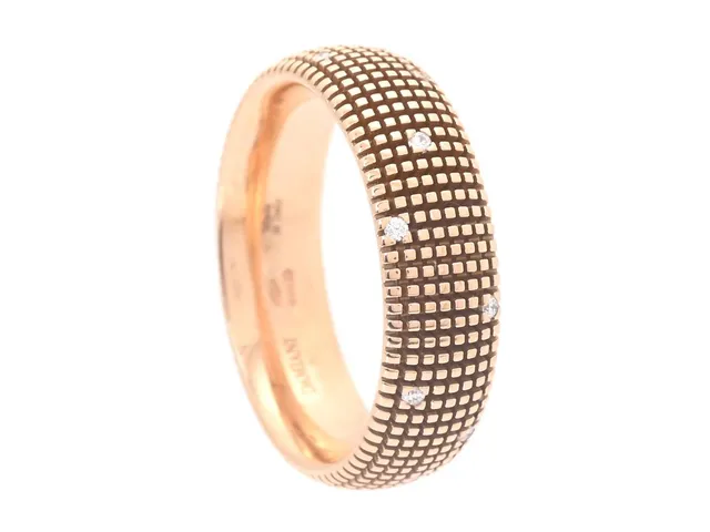 DAMIANI, ring, Metropolitan, 18K roséguld, briljantslipade diamanter 0,14 ctv, stl 62 (19,75 mm), vikt 8,6 g, originaletui.
