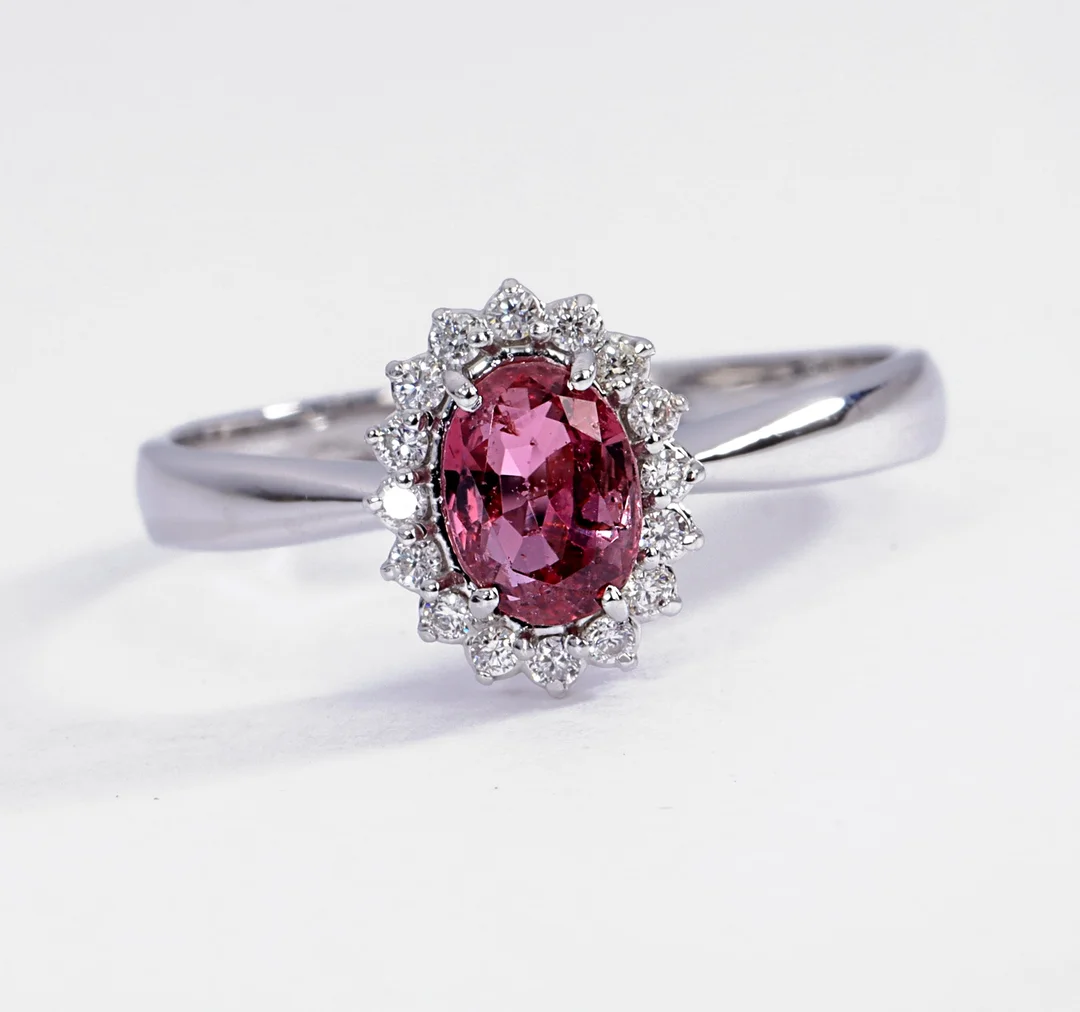 Ruby and diamond rosette ring in 18 kt. white gold — Jewellery/Rings — Lauritz
