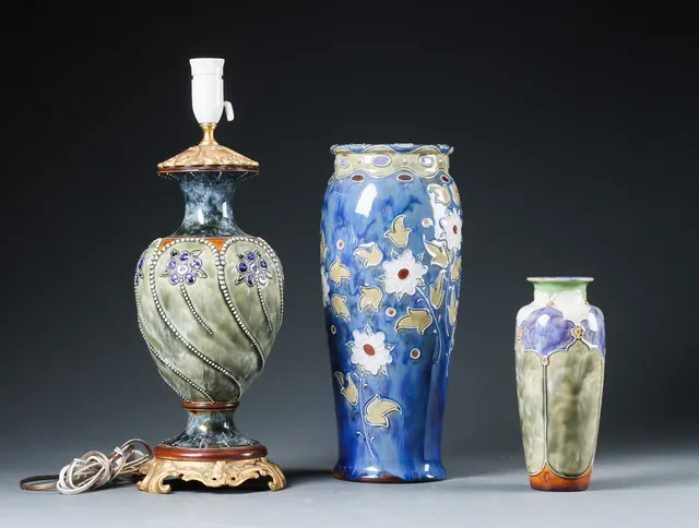 Royal Doulton. Samling keramik (8)
