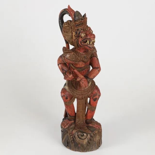 SKUPTUR, snidat och bemålat trä, 1900-tal, Bali.