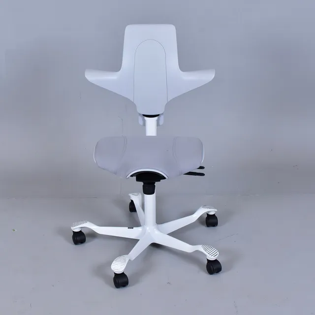 PETER OPSVIK. Snurrstol, metall och plast, Capisco Puls 8010.
