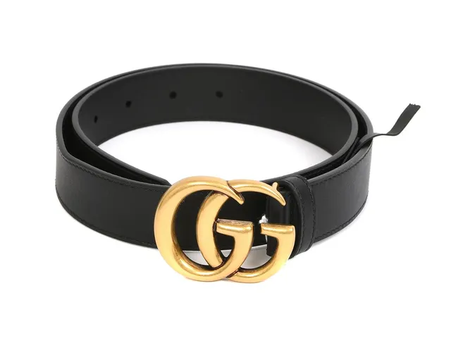 Bälte, Gucci, GG, Modell: 414516 AP00T, guldfärgat spänne, svart läder, 75cm, spänne: 5,5x4,5cm, läderrem som håller fast bältesögla defekt, i dustbag