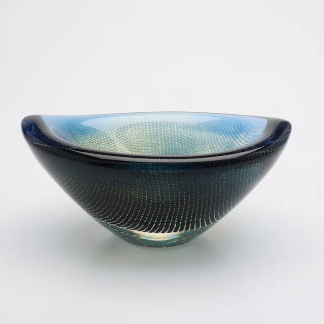 SVEN PALMQVIST. SKÅL, GLAS, "KRAKA", ORREFORS, SIGNERAD.