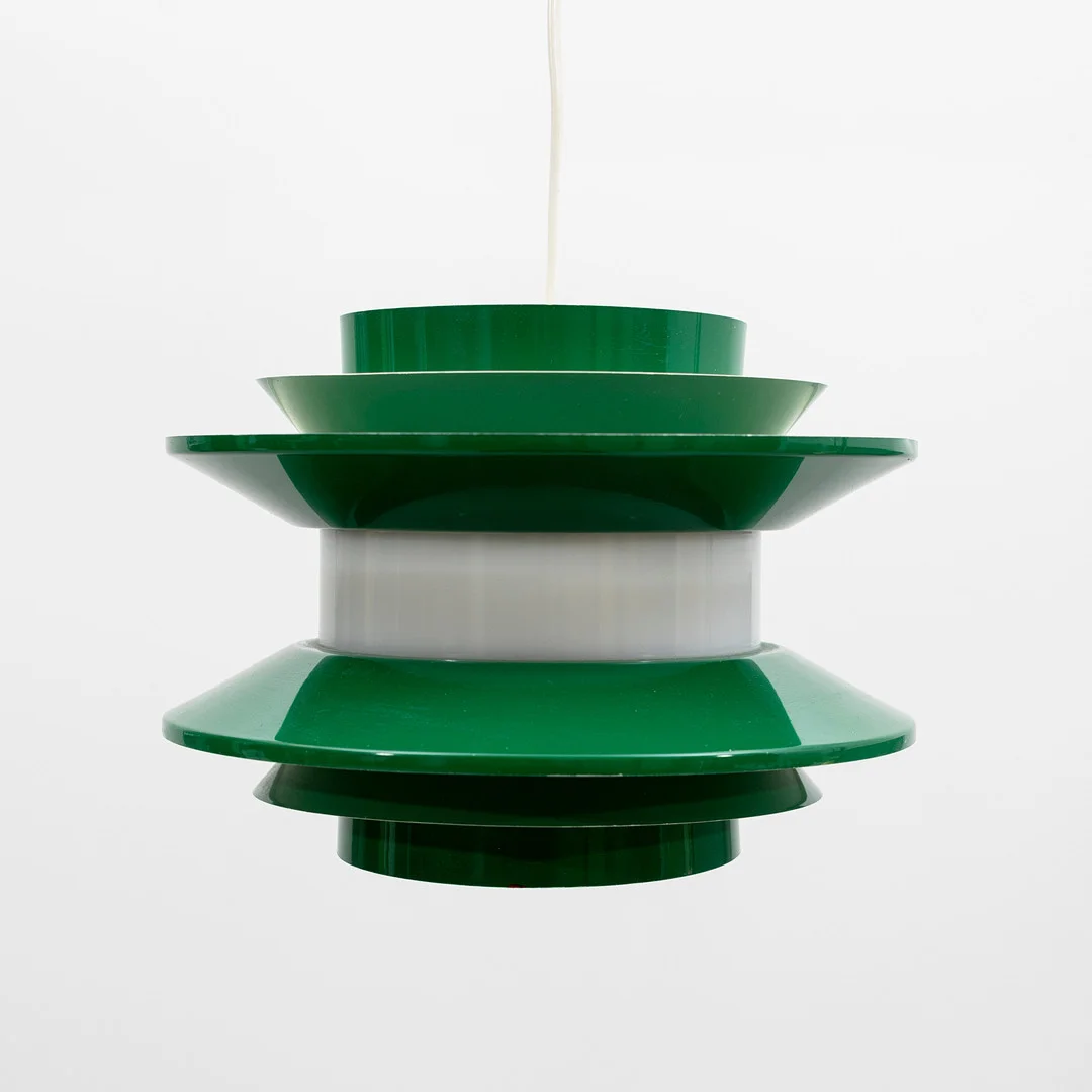 CARL THORE (SIGURD LINDKVIST). Taklampa, metall, plast, etikettmärkt, 1960-/1970-tal. Höjd ca 18 cm. — Ceiling lights — Auktionshuset Kolonn