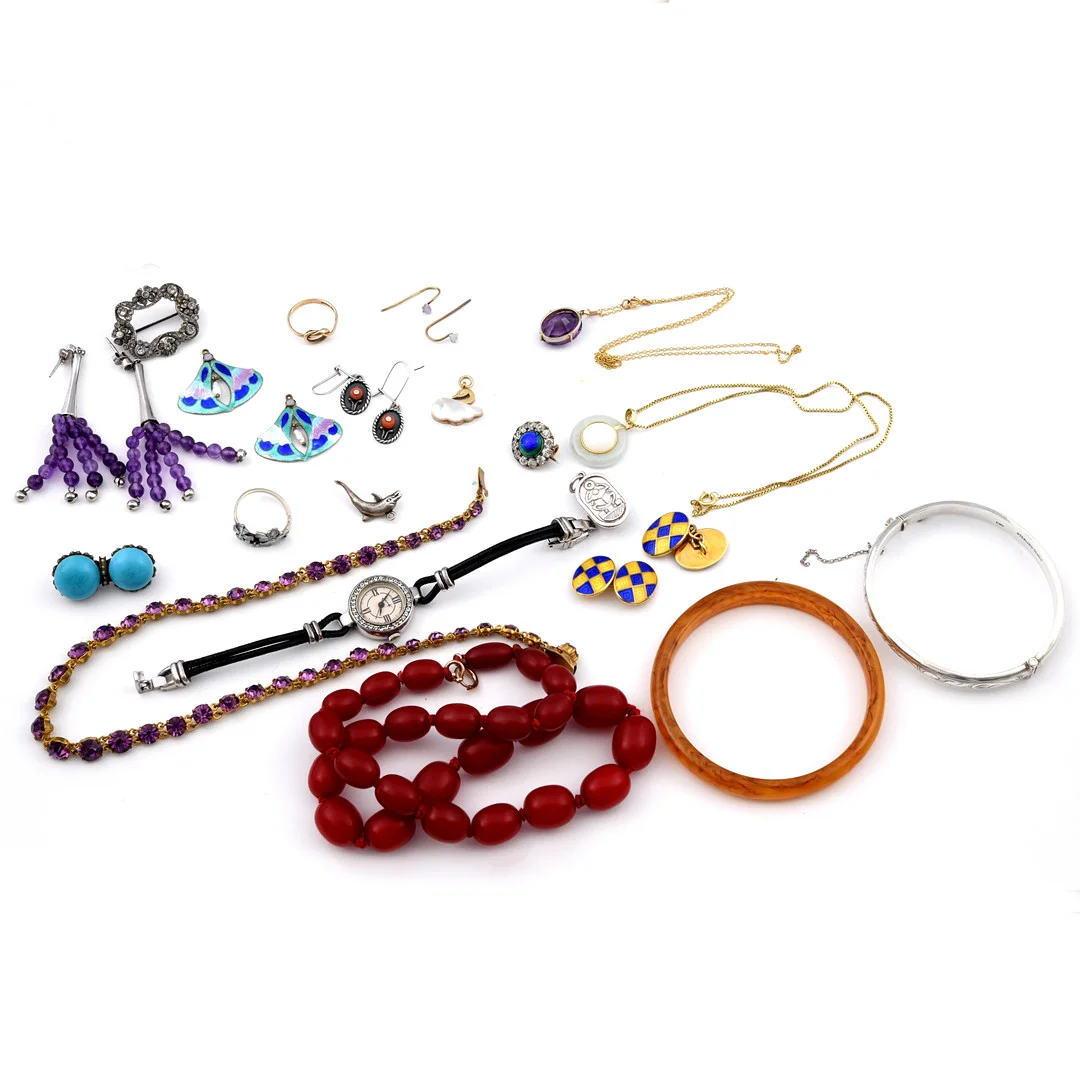 A QUANTITY OF JEWELLERY. — Objet de vertu & Miscellaneous — Lawrences Auctioneers