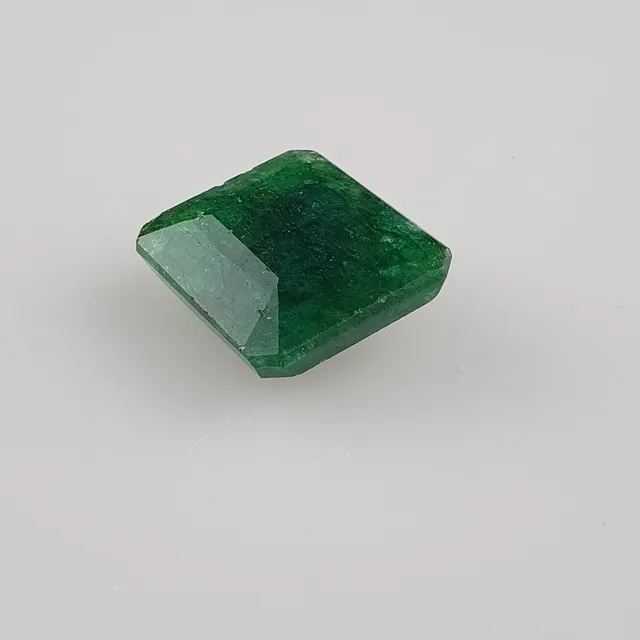 - 41.40CT NATURAL EMERALD GEMSTONE.