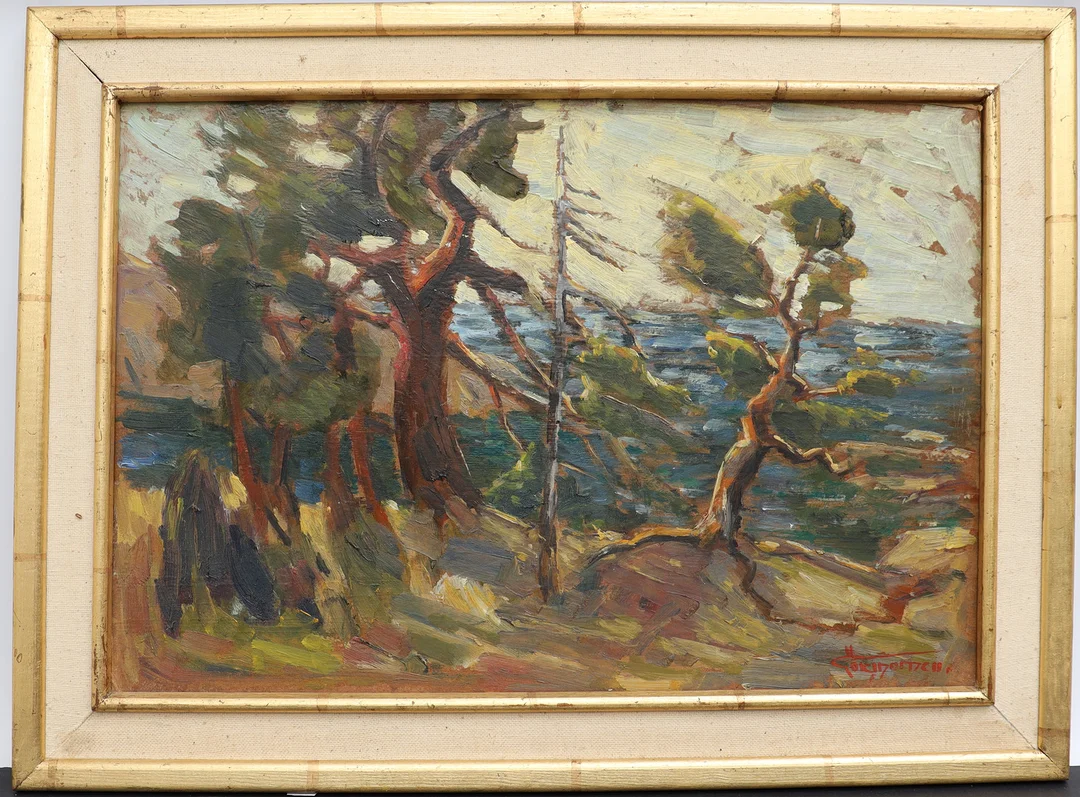 OIDENTIFIERAD KONSTNÄR. Skogsbild med vattendrag, oljemålning på pannå, otydligt signerad. — Paintings — Falun Auktionsbyrå