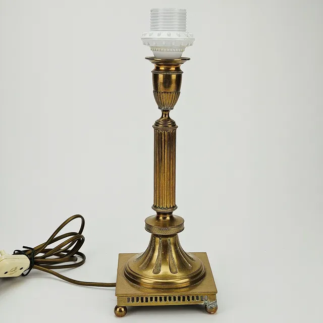 BORDSLAMPA, mässing, Skultuna No. 109.