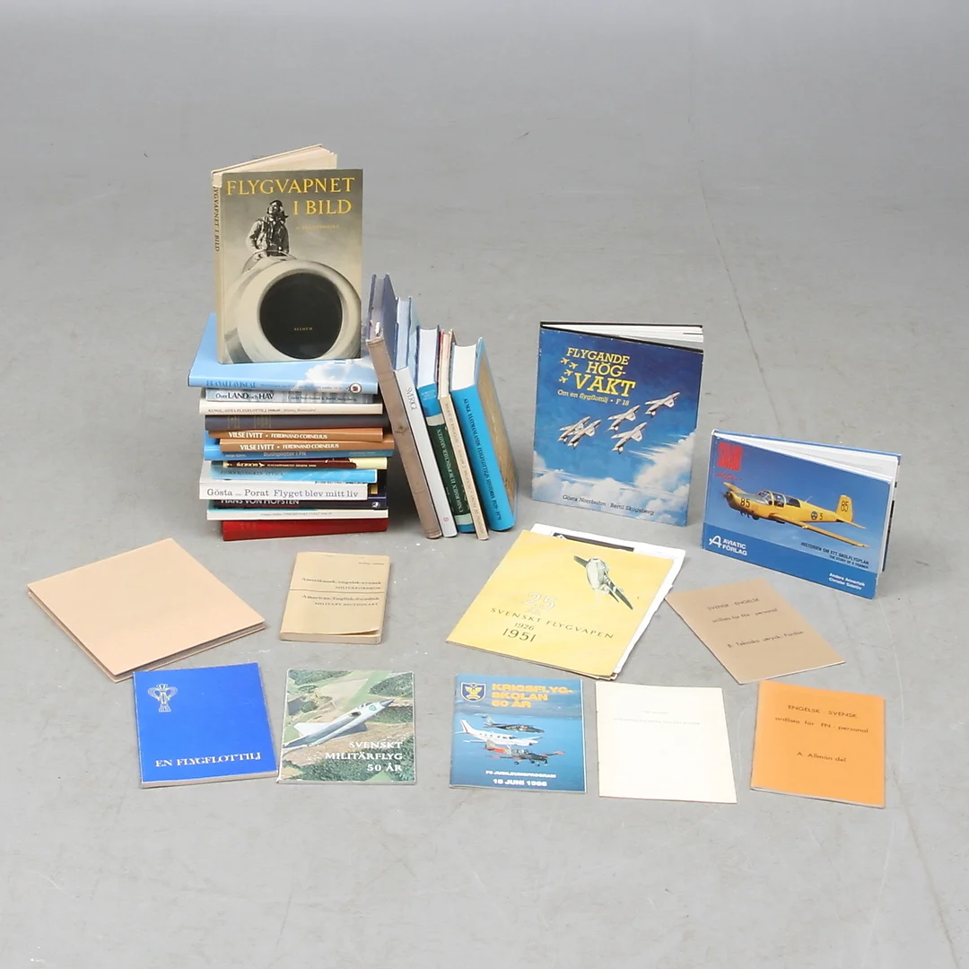 BÖCKER tema "Svenska flygvapnet" med mera. — Books, Maps & Manuscripts — Auktionshuset Kolonn