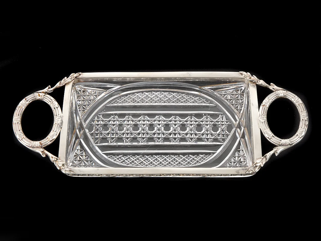 SERVERINGSFAT, silver, kristall, mått 13 x 32,5 cm, vikt 952,3 g. — Silver/Övrigt — Kaplans