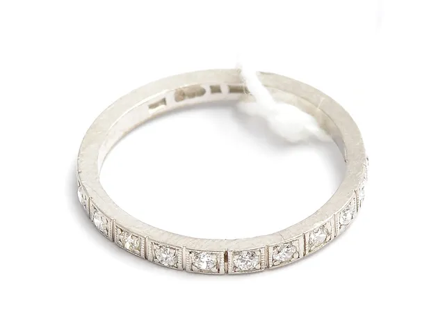 Ring Platina 2,9g Ø17¼ med diamanter 11xca.0,02ct