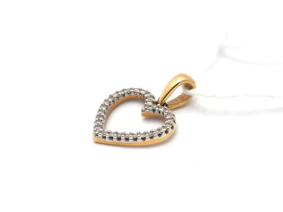 Hänge 18K 1,1g höjd: 17mm bredd: 12mm, med åttkantslipade diamanter 32xca0,005ct — Smycken/Hänge — Kaplans