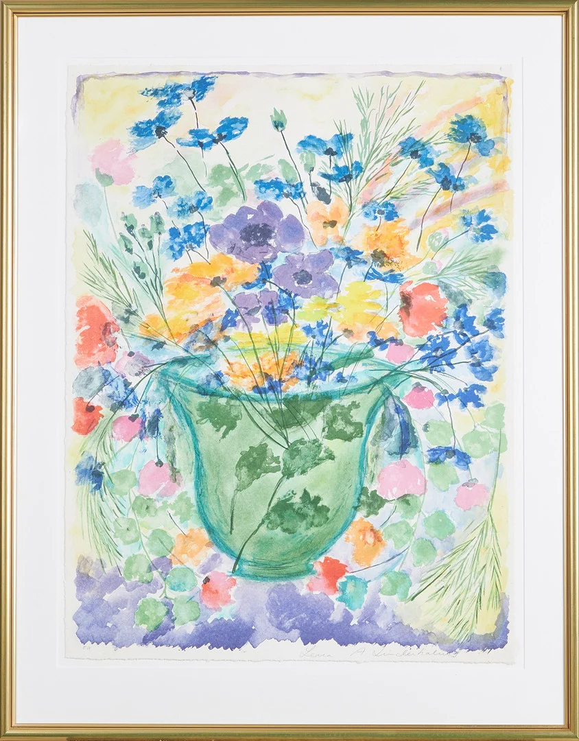 LENA LINDERHOLM. Blomsterstilleben, signerad, E.A, färglitografi. — Engravings & Prints — Stockholms Auktionsverk Magasin 5