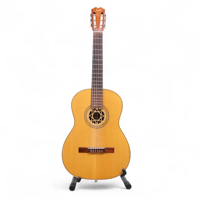 AKUSTISK GITARR. "Isabella", Bjärton Musik.