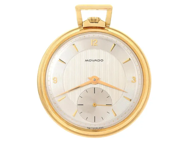 MOVADO, frackur, 47,5 mm, Cal 540, Boett nr. 542911 / 6902, 18K guld, ankargång, ca 1935, etui.