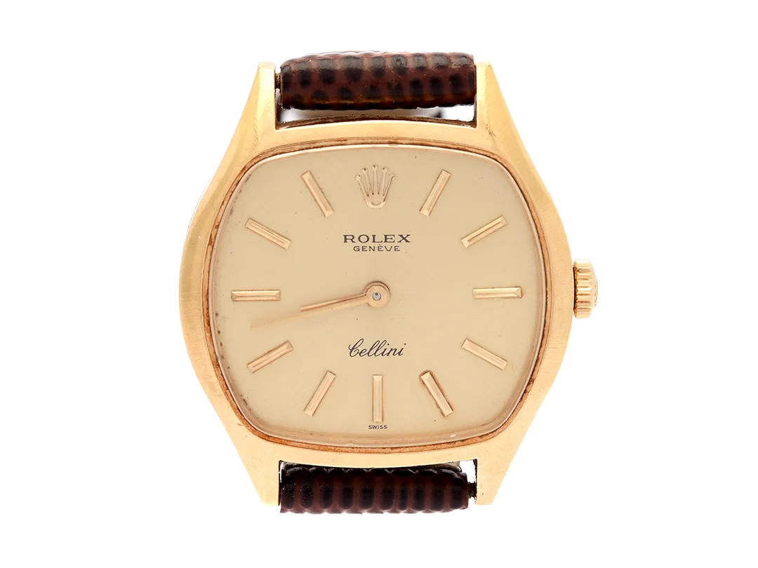 ROLEX, Genève, Cellini, Cal 1600, Serie nr. 2876342, Ref nr. 3801, Boett nr. 3801/1 92, damur, 26 x 23 mm, 18K guld, manuell, safirglas, skadad urtavla, läderband, ca 1970. — Klockor/Rolex — Kaplans