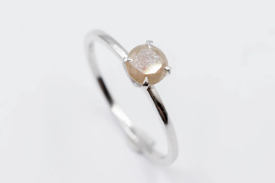 Solitaire ring, ring size 17.5/55 — Jewellery/Rings — Lauritz