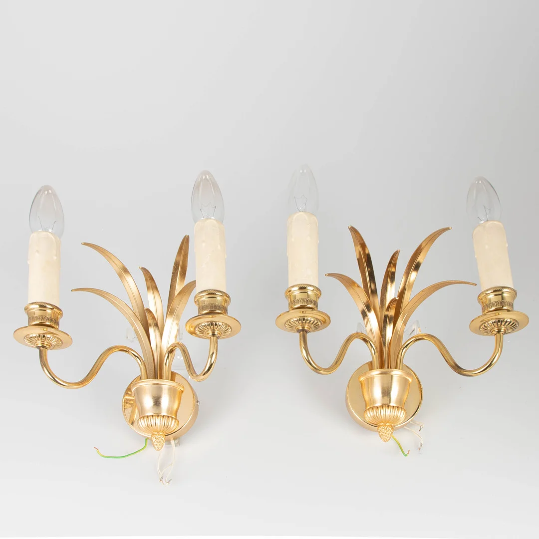 Paar Wandlampen mit Blattbekrönung (2). — Wall Lights — Stockholms Auktionsverk Hamburg