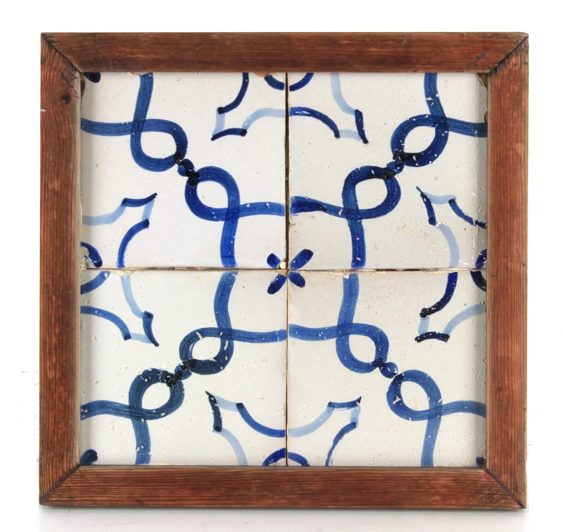 PLAFÓN DE MUESTRA, cuatro azulejos, primer tercio siglo XX. — European — Barcelona Auctions