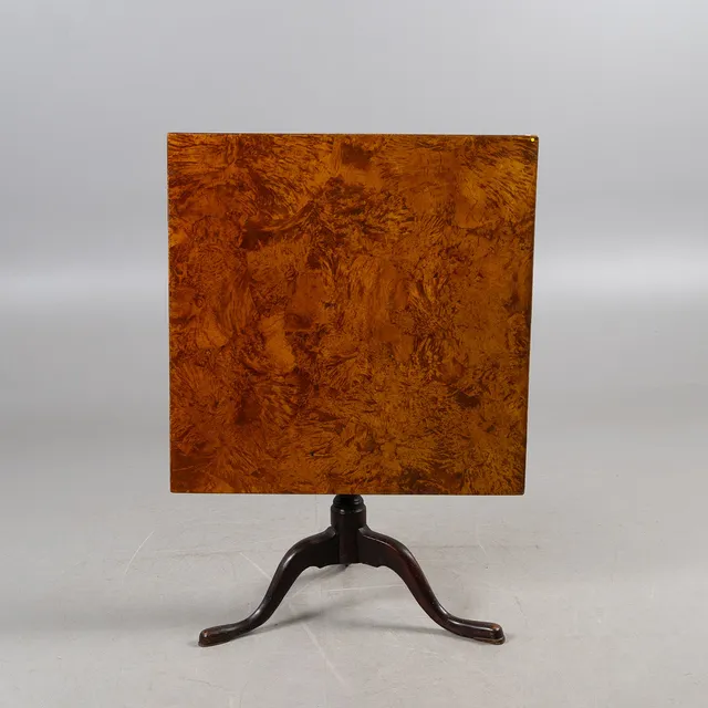FÄLLBORD, skiva i rotfanér, 17/1800-tal.