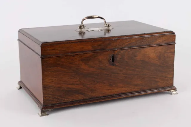 English mahogany chest, 19th century