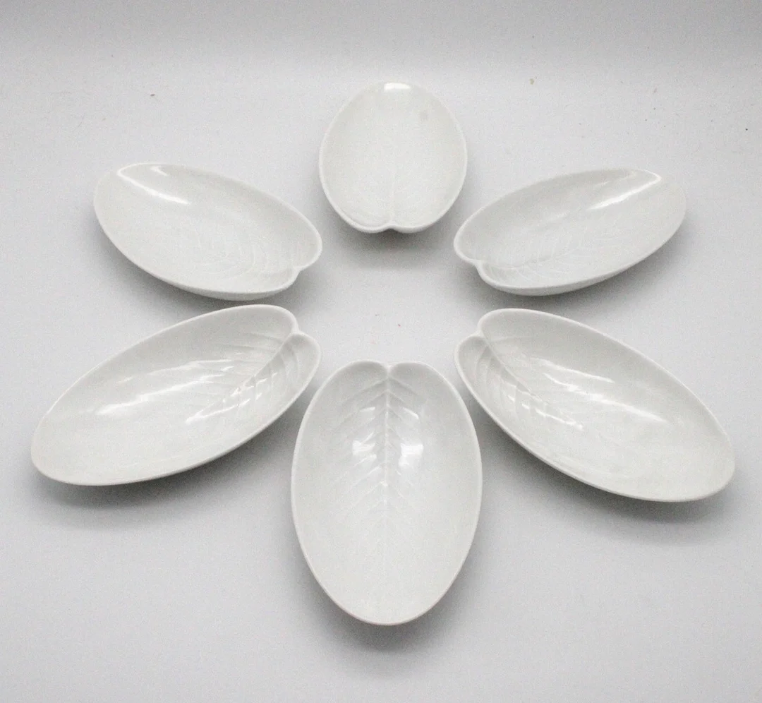 ROSENTHAL STUDIO-LINIE – 6-TEILIGES SET VON BLATTFÖRMIGEN PORZELLANSCHÄLCHEN, 20. JAHRHUNDERT. — European — Kunst- und Auktionshaus Kleinhenz