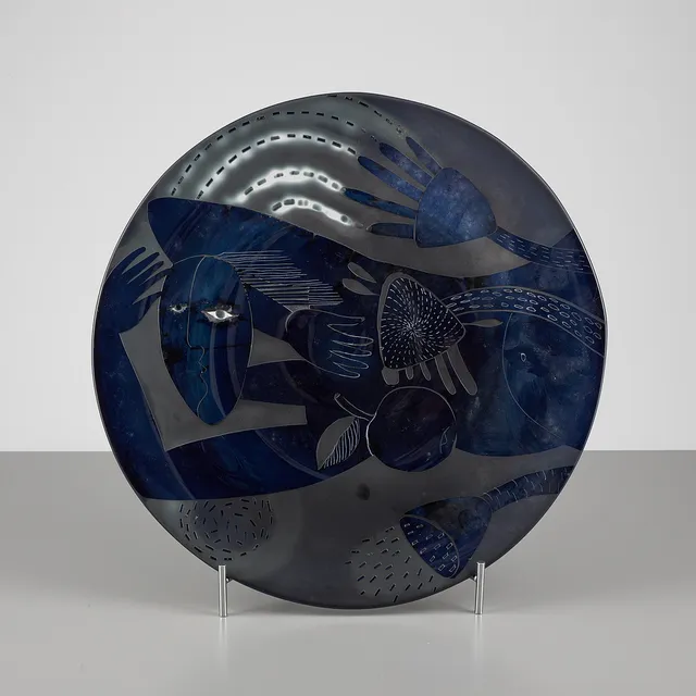 KERTTU NURMINEN. KONSTGLASRELIEF, signerad "Tumma", Kerttu Nurminen Nuutajärvi Notsjö 1990.