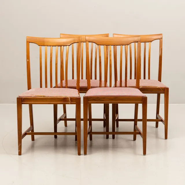 SVANTE SKOGH. Stolar, 4 st, "Vindö", valnöt, 1960-tal.