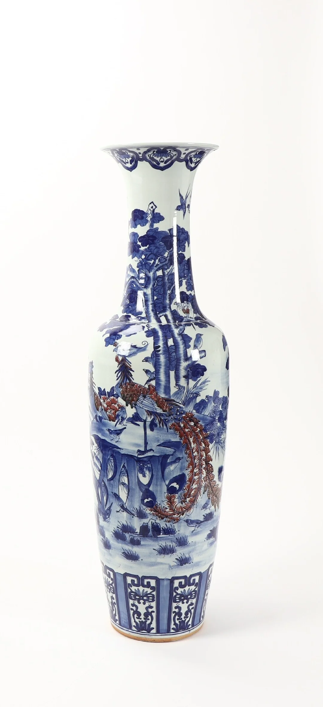 Chinese colossal floor vase, porcelain. 1900 / 2000s. H. 156 cm. — Hobby and collectibles/Asian art — Lauritz