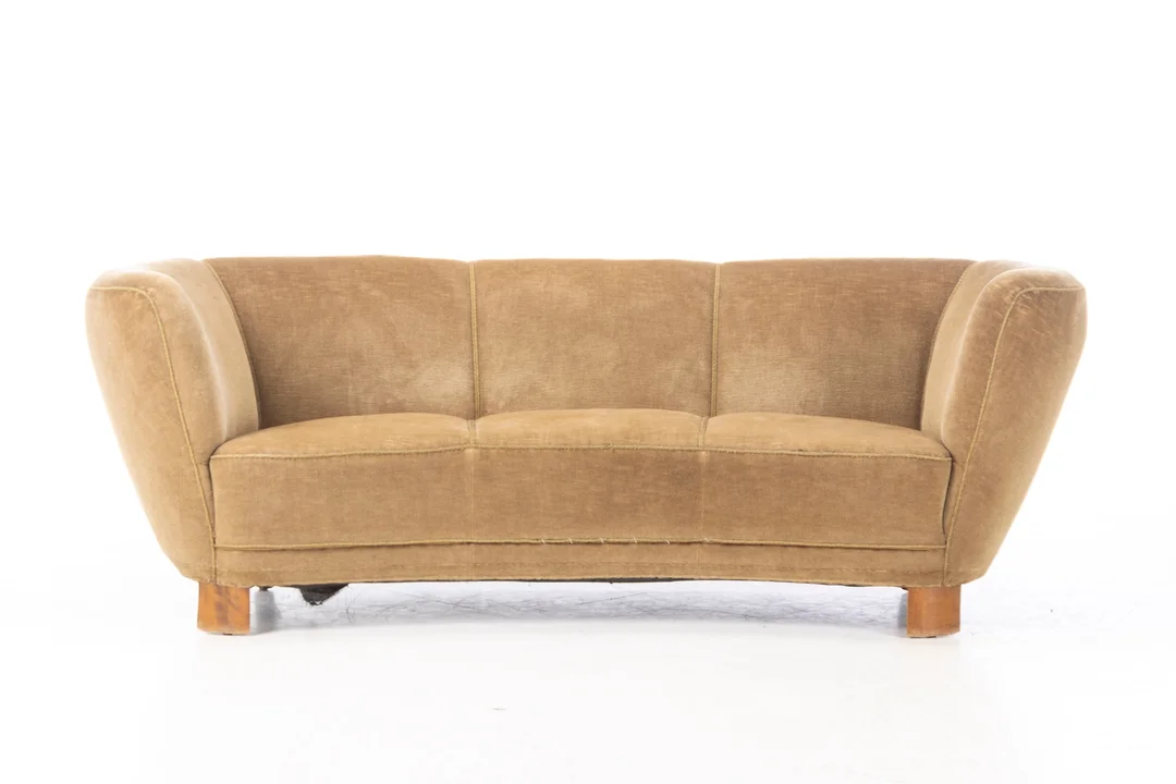 Danish furniture manufacturer. Banana sofa, 1930/40s — Furniture/Lounge suites, sofas — Lauritz