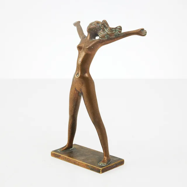 STIG BLOMBERG. "Fritidsflickan/Våren", brons, 1930-tal, undertill märkt Ystad Brons Made in Sweden, monogramsignatur SB.