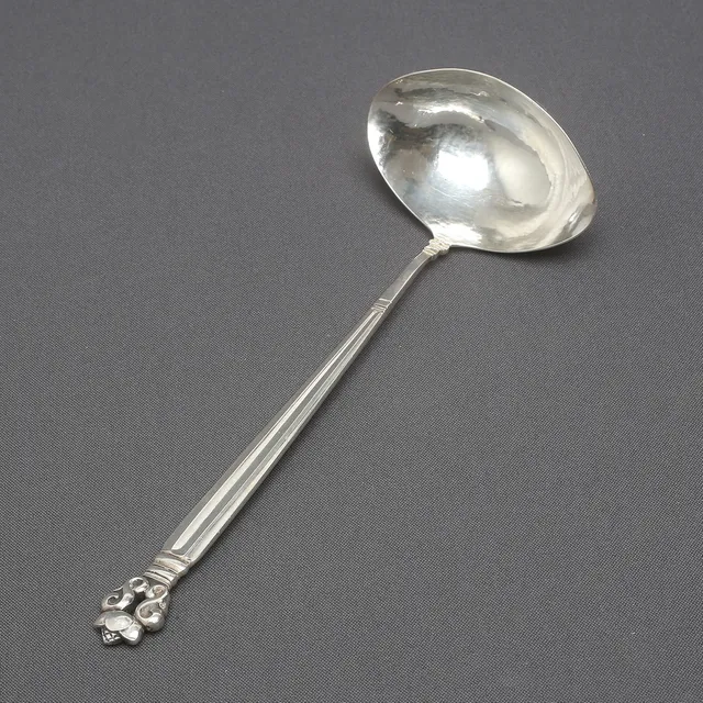 JOHAN ROHDE. såsslev, silver, modell "Acorn" / "Konge", Georg Jensen, Danmark.