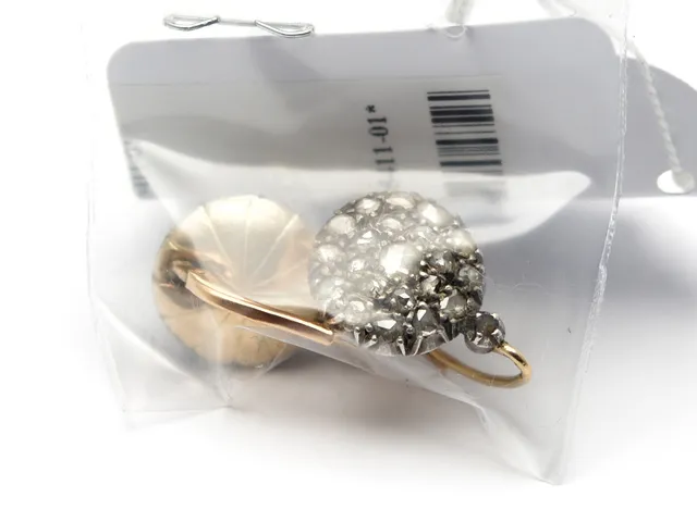 Örhängen ett par 18K/silver med gammelslipade diamanter 6,9g