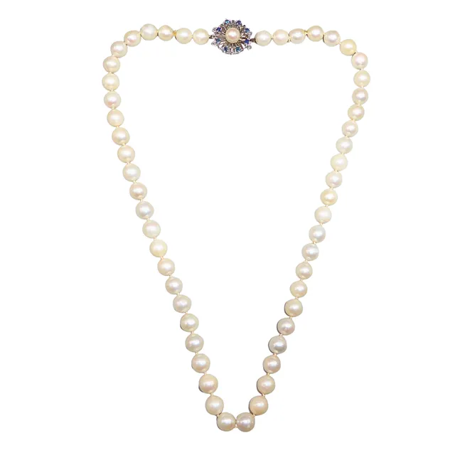 PERLENCOLLIER MIT WEISSGOLDSCHLIESSE 585ER UND SAPHIREN, DBP.